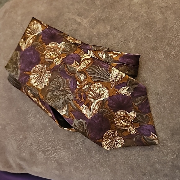 VTG BILL BLASS Purple Floral Silk Tie - Picture 2 of 9